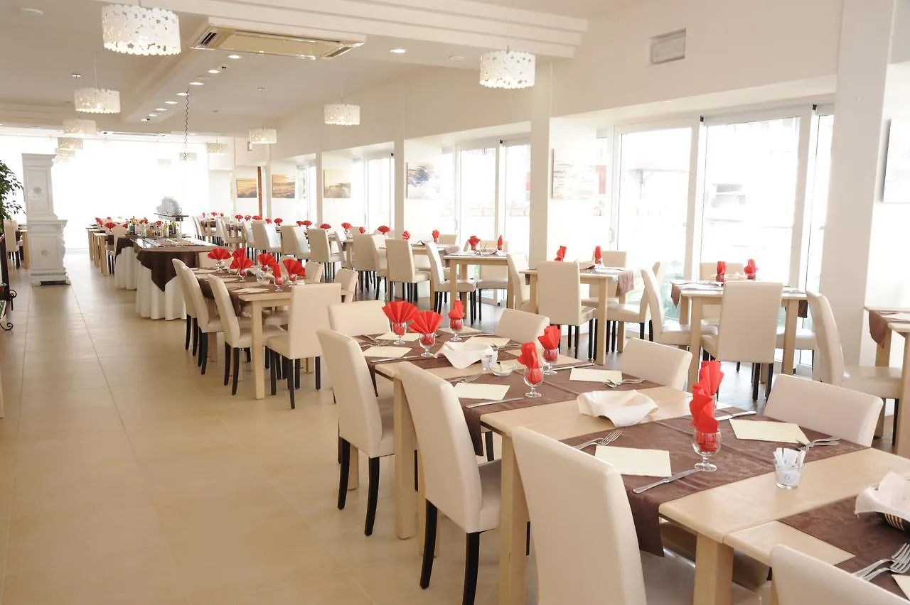 Hotel Dell'Amarissimo Bellaria-Igea Marina 3*,  Italië
